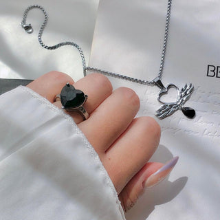 Black Swan Ring